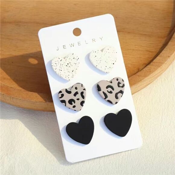 ✨🤎 Darling BoHo 6 Pairs Heart Shaped Stud Earrings 💛💙  ✨ - Picture 10 of 17